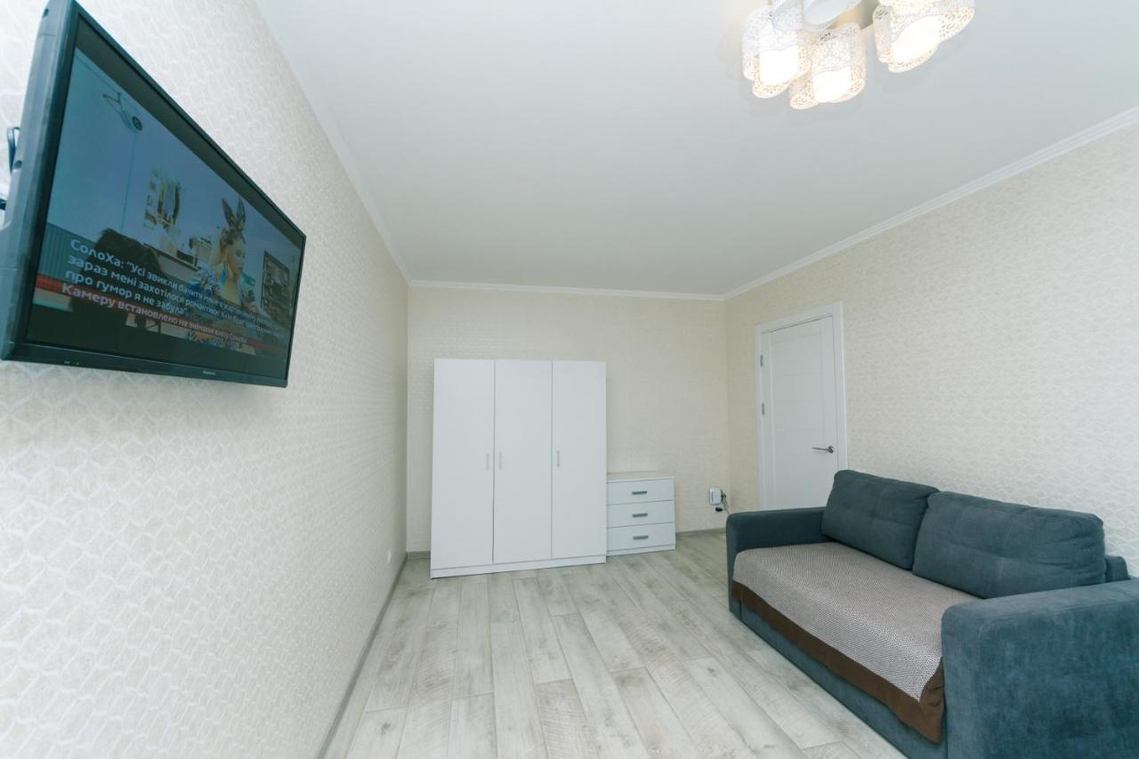 Прекрасная Квартира У Метро Политехнический Институт Kiew Exterior foto