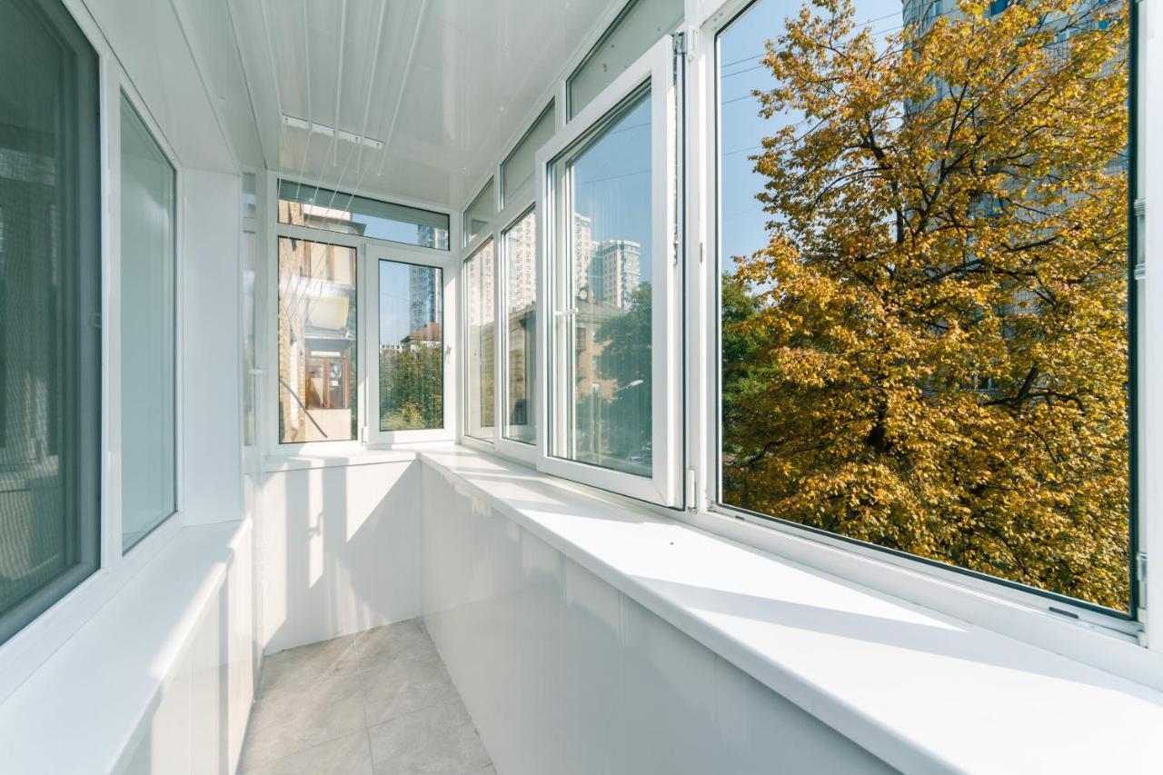 Прекрасная Квартира У Метро Политехнический Институт Kiew Exterior foto